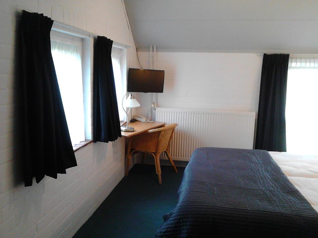Hotel H.R. Jachtlust Steenbergen  Zimmer foto